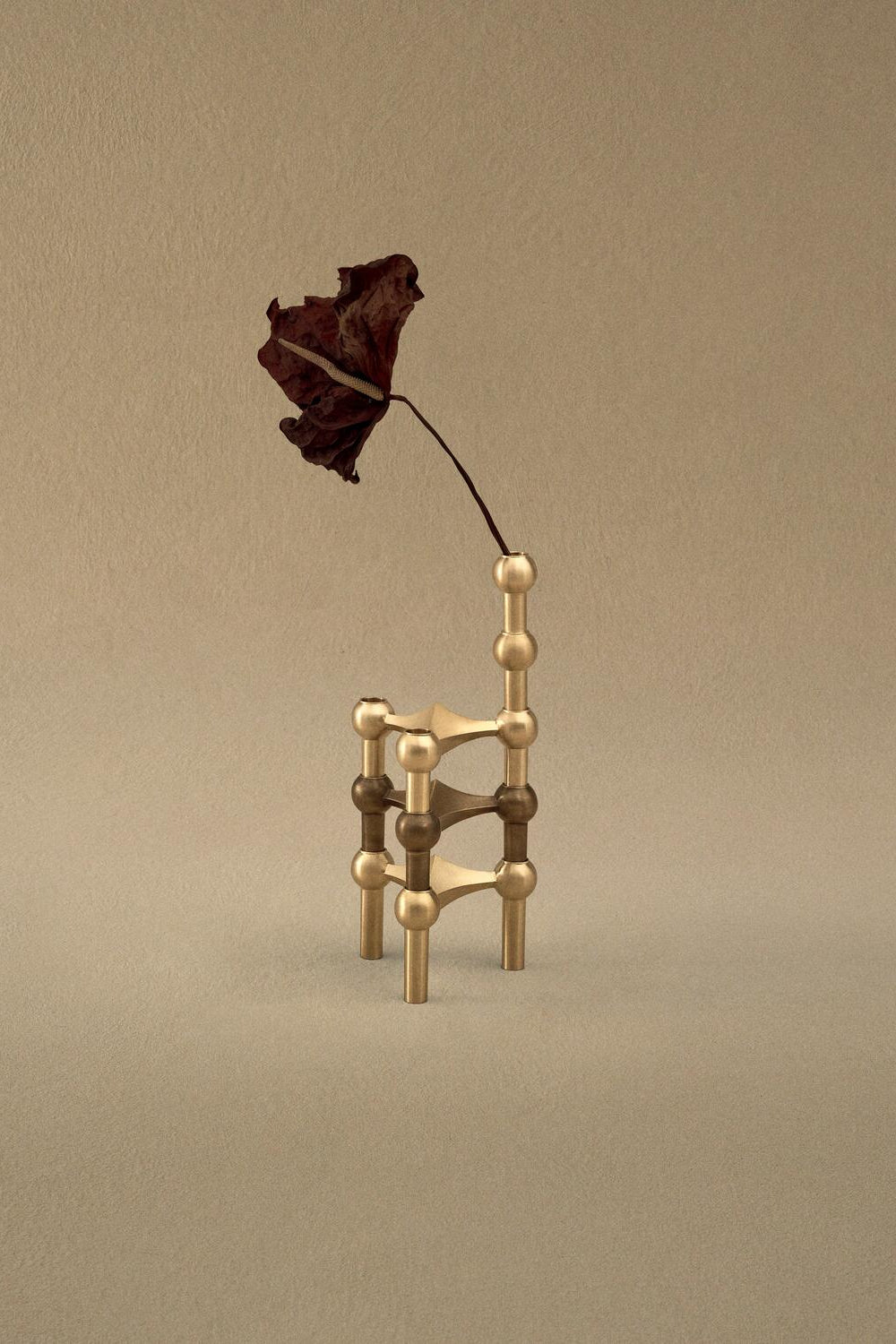 Nagel vase - børstet messing
